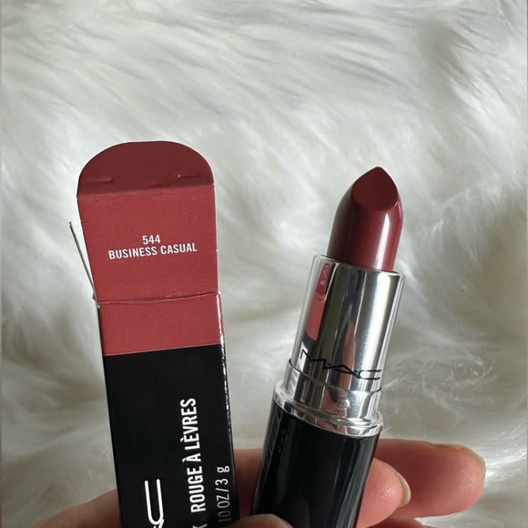 NWT💄MAC Customizable Beauty Bundle - Picture 11 of 16